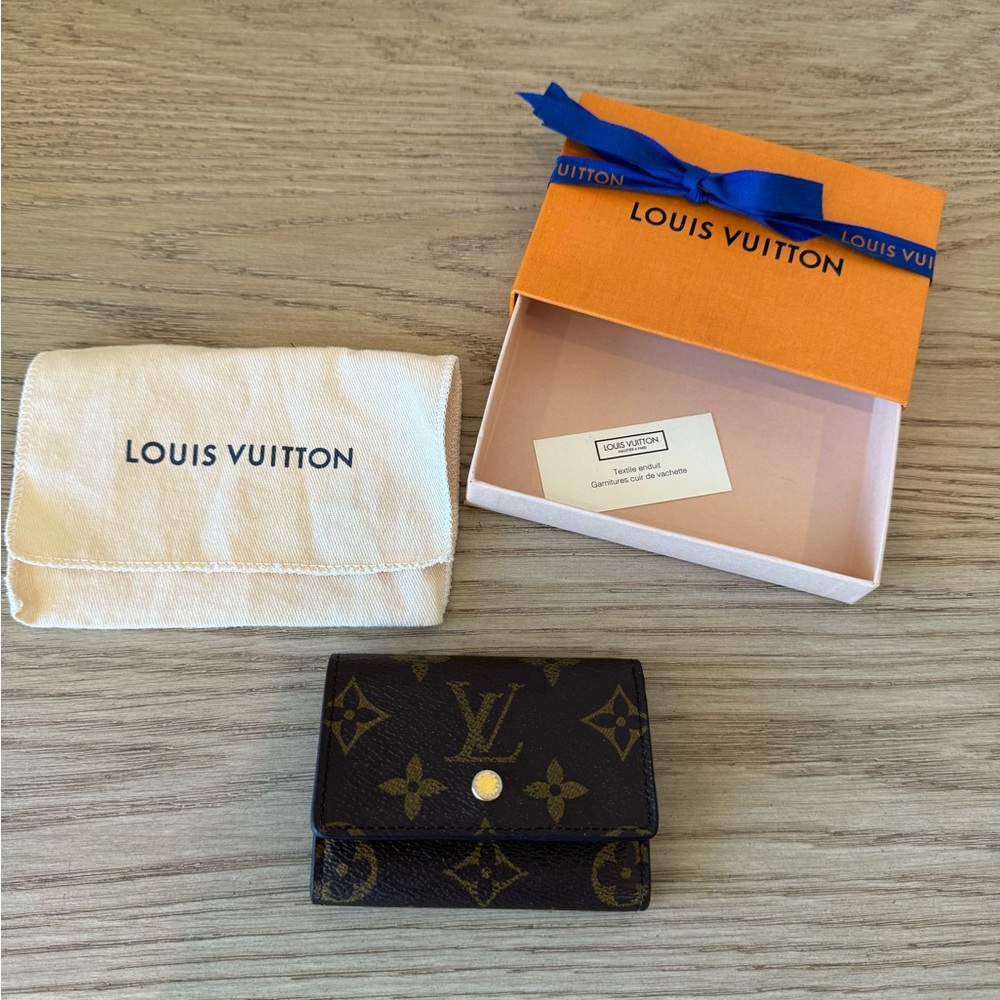 Louis Vuitton Brown Monogram Compact Card Case with Pink Interior - Picture 2 of 5